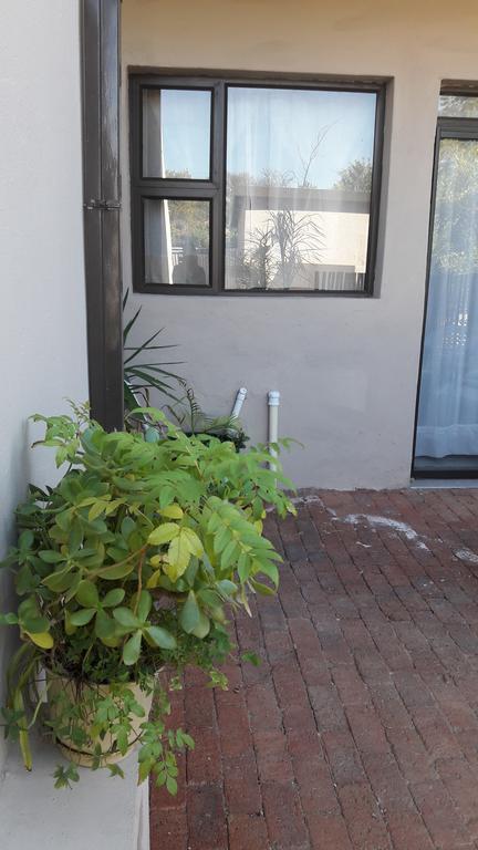 Self-Catering Studio, Unit 6 On Krupp Windhoek Exterior foto